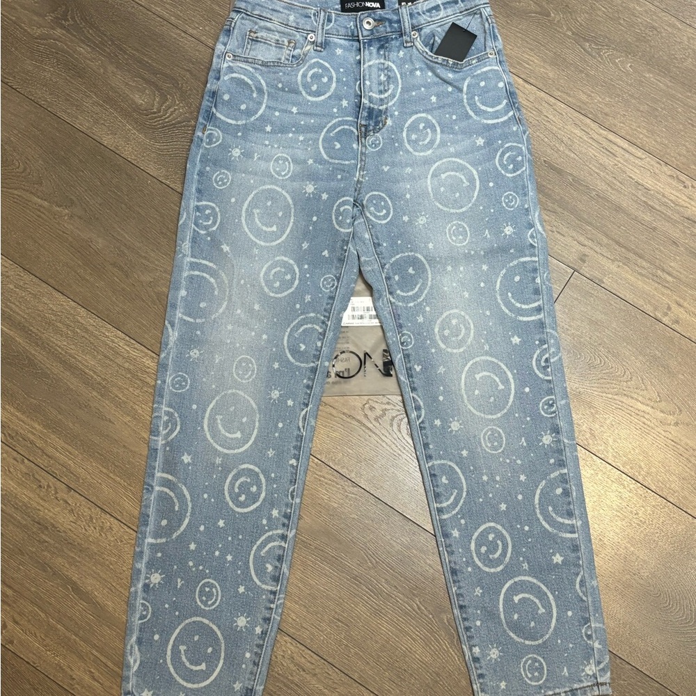 Fashion nova happy face jeans size 3